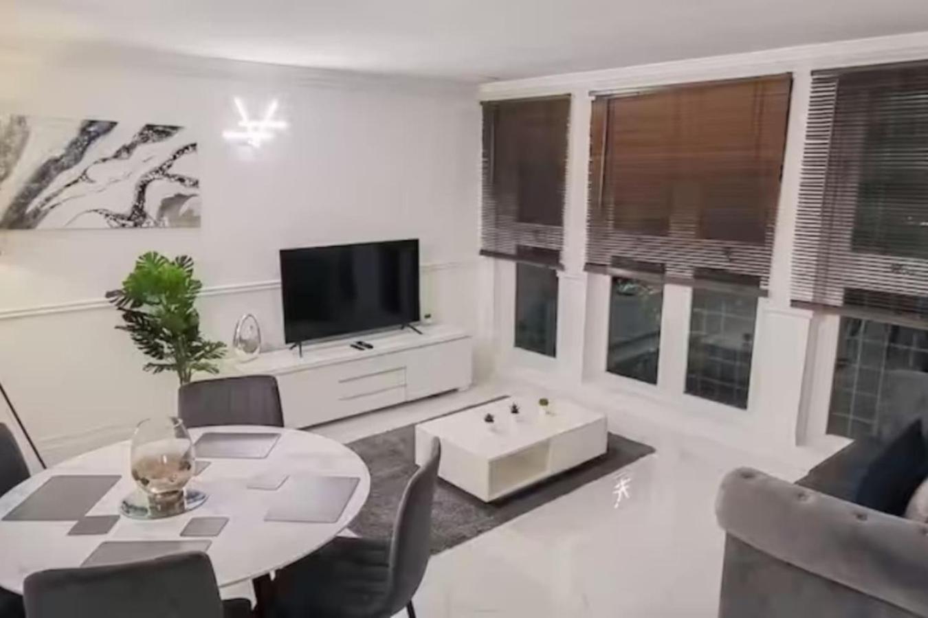 Spacious 2-bedroom In Canary Wharf London